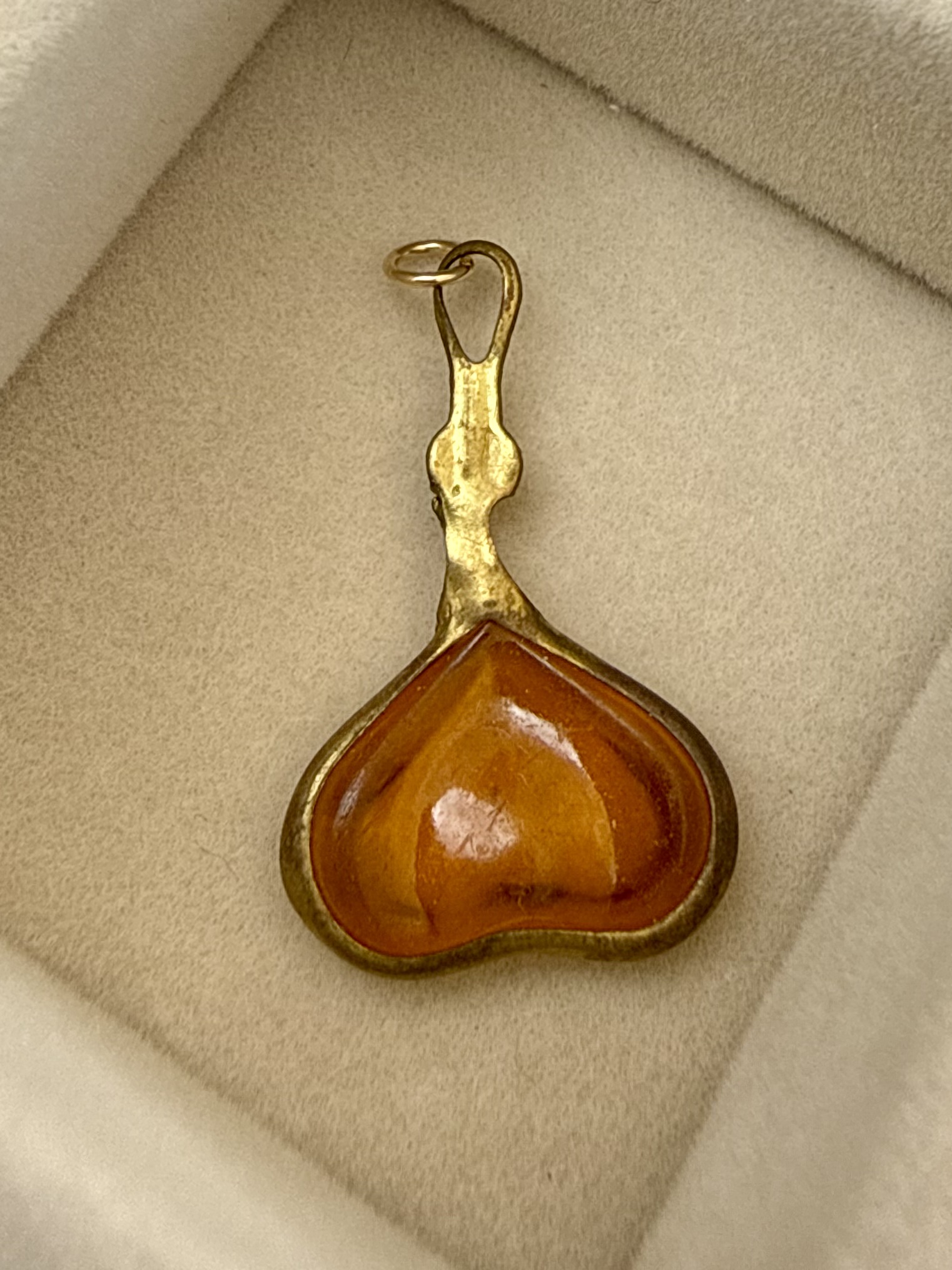 No. 028: Topaz Lucite Heart Petal — product photo