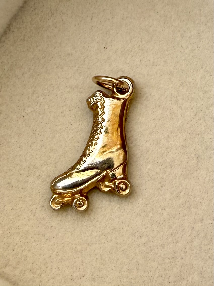 No. 048: Tiny Roller Skate — product photo